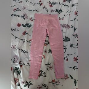 Ribbed pink scrunch leggings